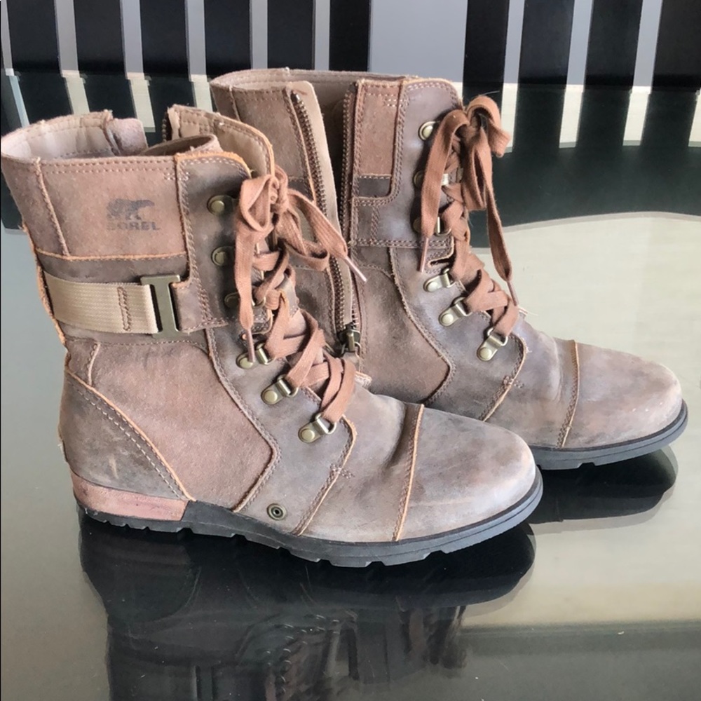 Sorel Major Carly brown moto/military boot, size 9